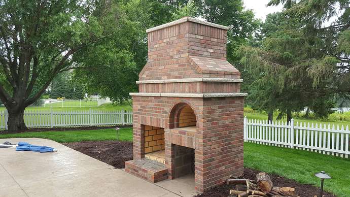 outdoor pizza oven and fireplace (6)