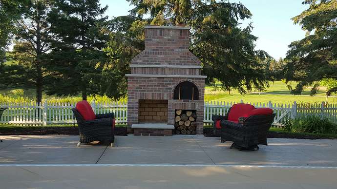 outdoor pizza oven and fireplace (2)